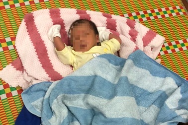 Hai trẻ sơ sinh bị bỏ rơi ở 2 ngôi chùa kèm lá thư "nhờ nuôi giúp"