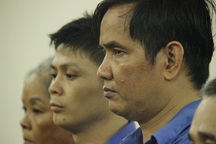 Mua bán 213 bánh heroin: “Lính” chết, “ông trùm” chỉ chung thân