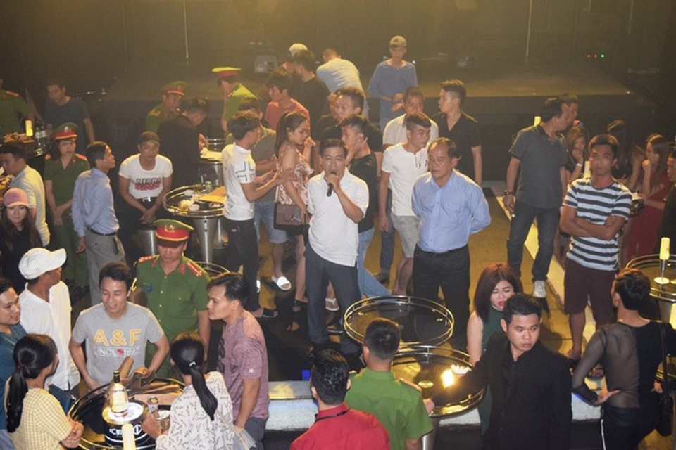 Huế đóng cửa rạp chiếu phim, Quảng Ngãi vận động dừng lễ cưới - 1 Huế đóng cửa rạp chiếu phim, Quảng Ngãi vận động dừng lễ cưới - 1