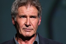 Tài tử 74 tuổi lái máy bay, suýt gây tai nạn thảm khốc