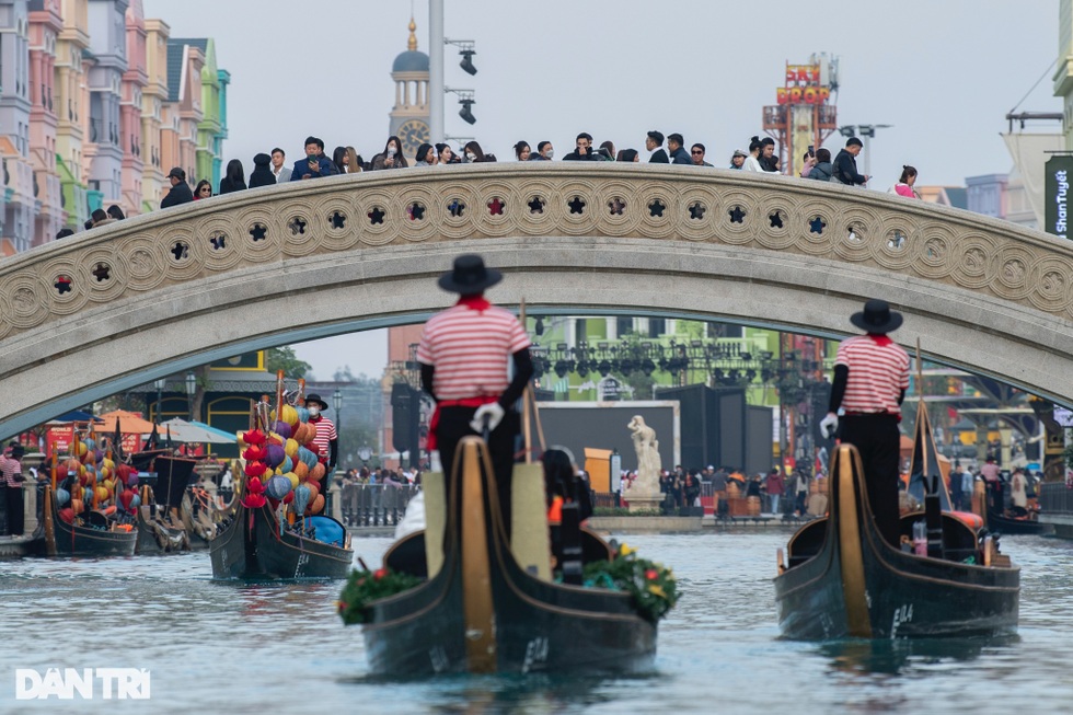 Giới trẻ Hà Nội khám phá vũ trụ giải trí độc nhất miền Bắc - 6 Giới trẻ Hà Nội khám phá vũ trụ giải trí độc nhất miền Bắc - 6