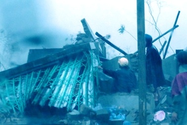 Lốc xoáy kinh hoàng, ít nhất 2 người chết, 22 người trọng thương