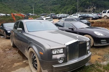 Sự thật về 50 siêu xe "phơi mình" tại bãi đất trống ở Cao Bằng