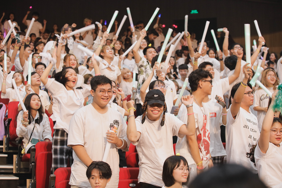 Realme “bùng cháy” cùng gần 3.000 tân sinh viên HUTECH và Văn Lang - 6 Realme “bùng cháy” cùng gần 3.000 tân sinh viên HUTECH và Văn Lang - 6