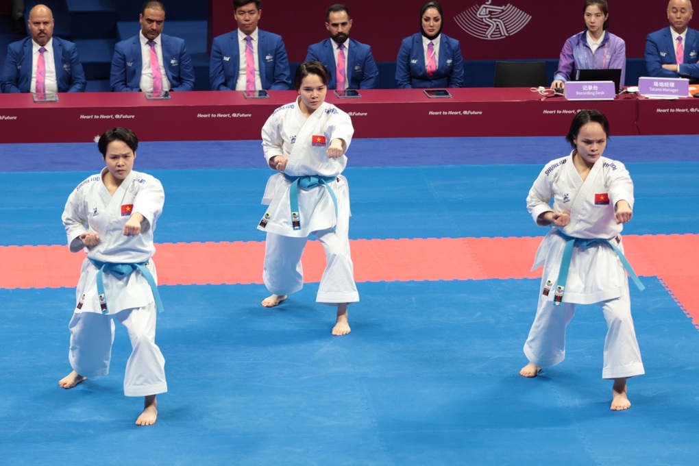 Các nữ võ sĩ Karate Việt Nam nói điều bất ngờ về tấm HCV ở Asiad 19 - 2 Các nữ võ sĩ Karate Việt Nam nói điều bất ngờ về tấm HCV ở Asiad 19 - 2
