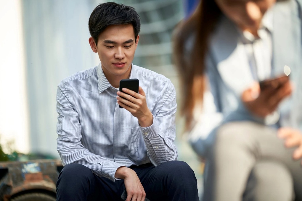 Nhắn thử vào điện thoại của cha đã mất, chàng trai sốc khi nhận hồi đáp - 2 Nhắn thử vào điện thoại của cha đã mất, chàng trai sốc khi nhận hồi đáp - 2