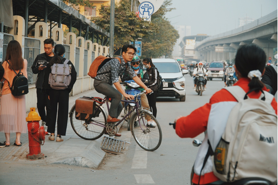Lạ đời thầy giáo 7 năm đạp xe 12km đi dạy - 4 Lạ đời thầy giáo 7 năm đạp xe 12km đi dạy - 4