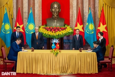Việt Nam - Kazakhstan phấn đấu đạt kim ngạch 1,5 tỷ USD