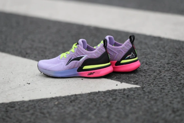 Giày thể thao và các xu hướng công nghệ