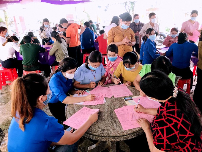 Hàng trăm cán bộ, công nhân, người lao động tham gia hiến máu nhân đạo - Ảnh 1. Hàng trăm cán bộ, công nhân, người lao động tham gia hiến máu nhân đạo - Ảnh 1.