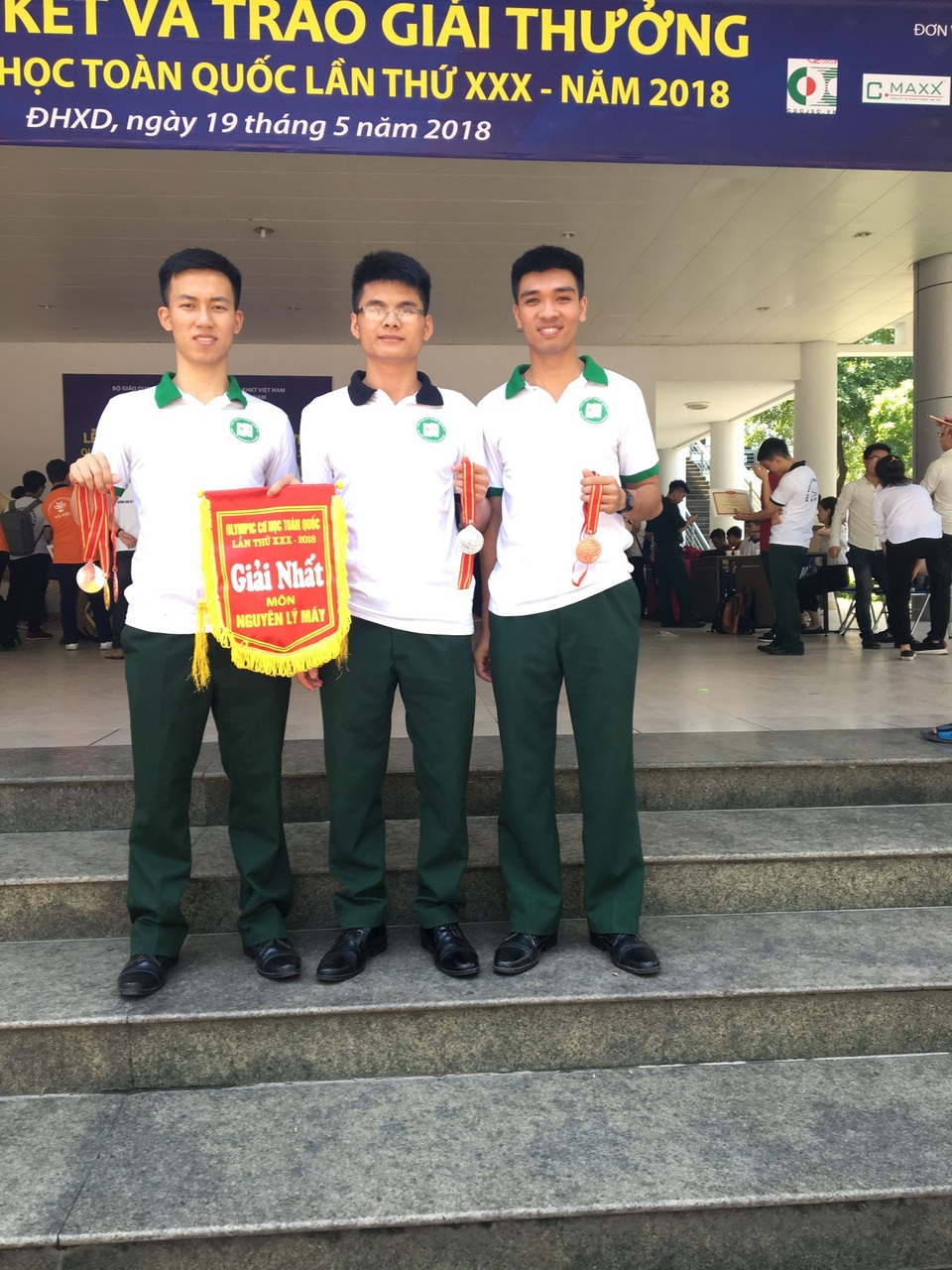 Thủ khoa trường Quân sự từng xấu hổ vì bị đàm tiếu thi đâu trượt đấy - 2 Thủ khoa trường Quân sự từng xấu hổ vì bị đàm tiếu thi đâu trượt đấy - 2