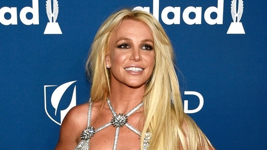 Bi kịch cuộc đời dài 13 năm giúp Britney Spears kiếm hàng chục triệu USD - 3 Bi kịch cuộc đời dài 13 năm giúp Britney Spears kiếm hàng chục triệu USD - 3