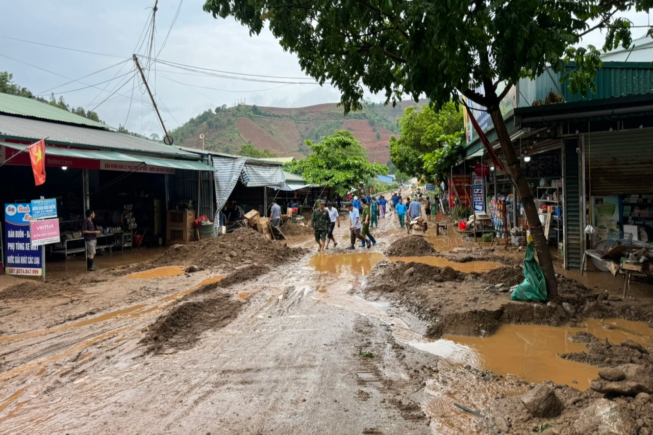 Lũ quét tàn phá bản làng Điện Biên - 1