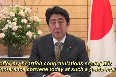 Thủ tướng Nhật được vinh danh