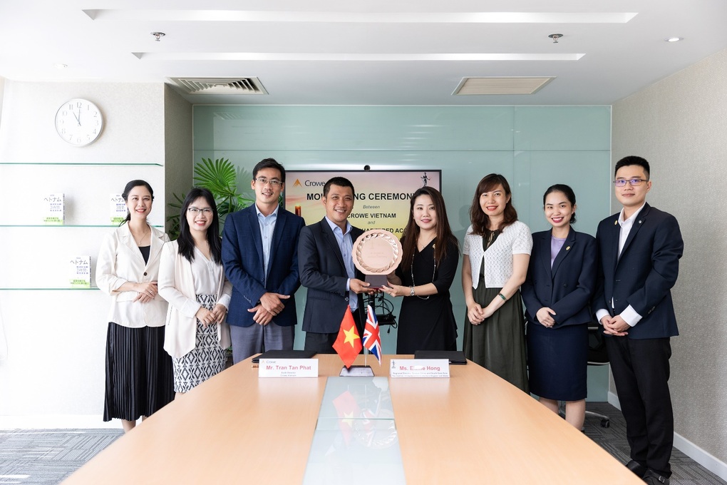 ICAEW và Crowe Vietnam ký kết hợp tác chiến lược phát triển nguồn nhân lực cao cấp trong lĩnh vực kế toán - kiểm toán - 2 ICAEW và Crowe Vietnam ký kết hợp tác chiến lược phát triển nguồn nhân lực cao cấp trong lĩnh vực kế toán - kiểm toán - 2