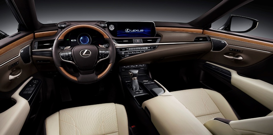 Lexus ES - “Người dẫn đường” an toàn thông minh đến mức nào? - 7 Lexus ES - “Người dẫn đường” an toàn thông minh đến mức nào? - 7