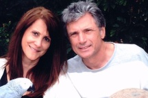 Vợ chồng giám sát âm nhạc Mỹ bị sát hại dã man tại biệt thự riêng