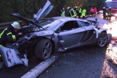 Đoạn đường khắc tinh của siêu xe