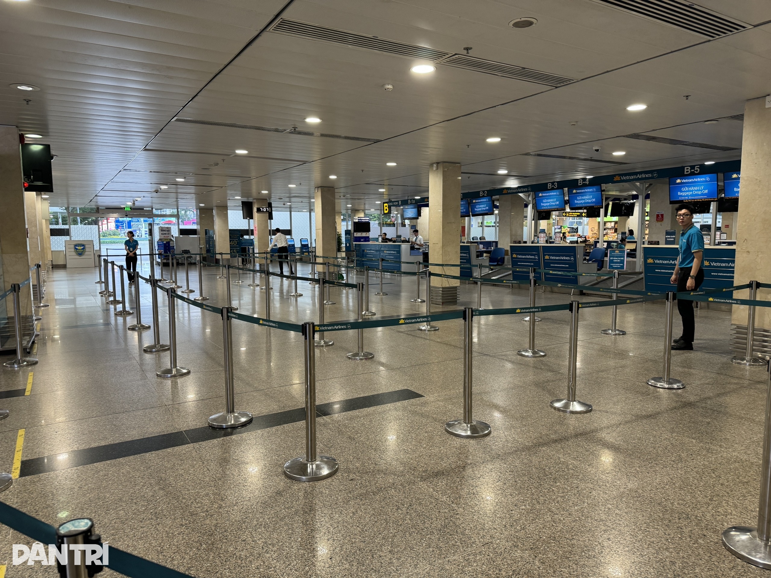 Sân bay Tân Sơn Nhất thưa thớt khách chưa từng thấy ngày cuối tuần - 3 Sân bay Tân Sơn Nhất thưa thớt khách chưa từng thấy ngày cuối tuần - 3