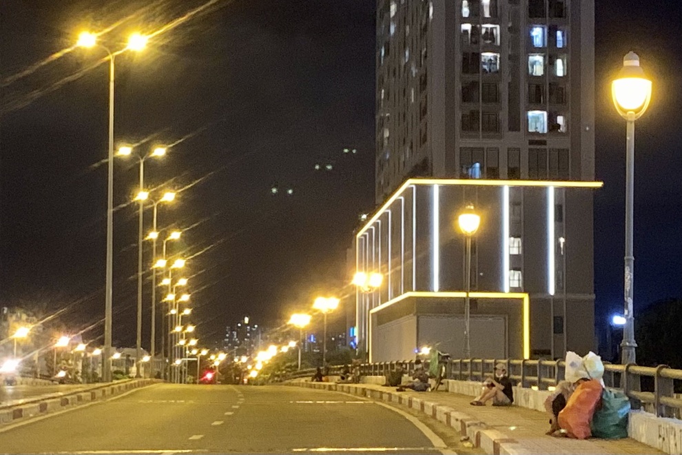 Những cảnh đời khốn khó mưu sinh ở phố Sài Gòn giữa dịch bệnh - 4