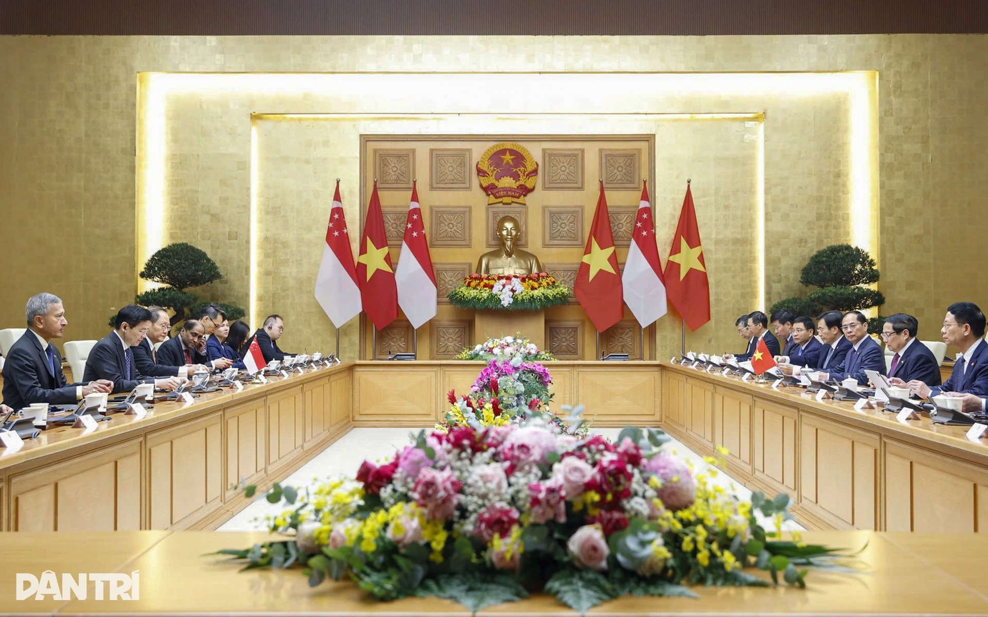 Toàn cảnh lễ đón Thủ tướng Singapore thăm chính thức Việt Nam - 7 Toàn cảnh lễ đón Thủ tướng Singapore thăm chính thức Việt Nam - 7