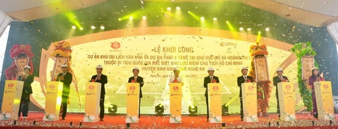 Vừa qua, UBND tỉnh Nghệ An và T&T Group đã khởi công hai dự án thuộc Quy hoạch bảo tồn, tôn tạo, phát huy giá trị Khu lưu niệm Chủ tịch Hồ Chí Minh tại Nam Đàn, Nghệ An.