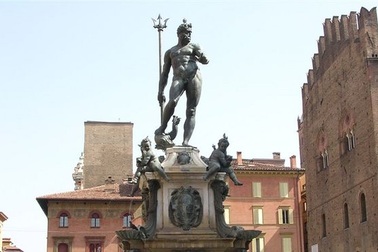 Facebook nhầm lẫn tượng đài phun nước ở Ý là ảnh khiêu dâm