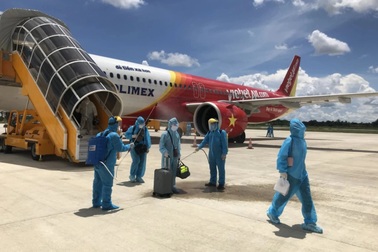 Yên Bái đón hơn một nghìn công dân của tỉnh ở phía Nam về quê bằng máy bay