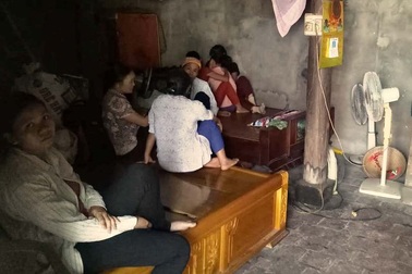 Nhân chứng kể vụ sập tường nhà khiến 3 người thương vong