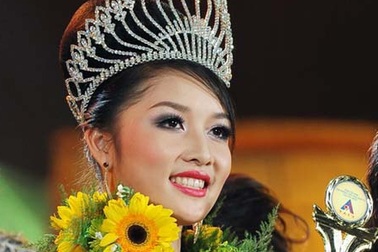 Hoa hậu Triệu Thị Hà lên tiếng về bản tường trình “đi qua đêm” 