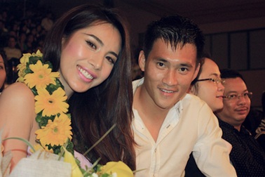 Thủy Tiên - Công Vinh song hành vì Ngày hạnh phúc