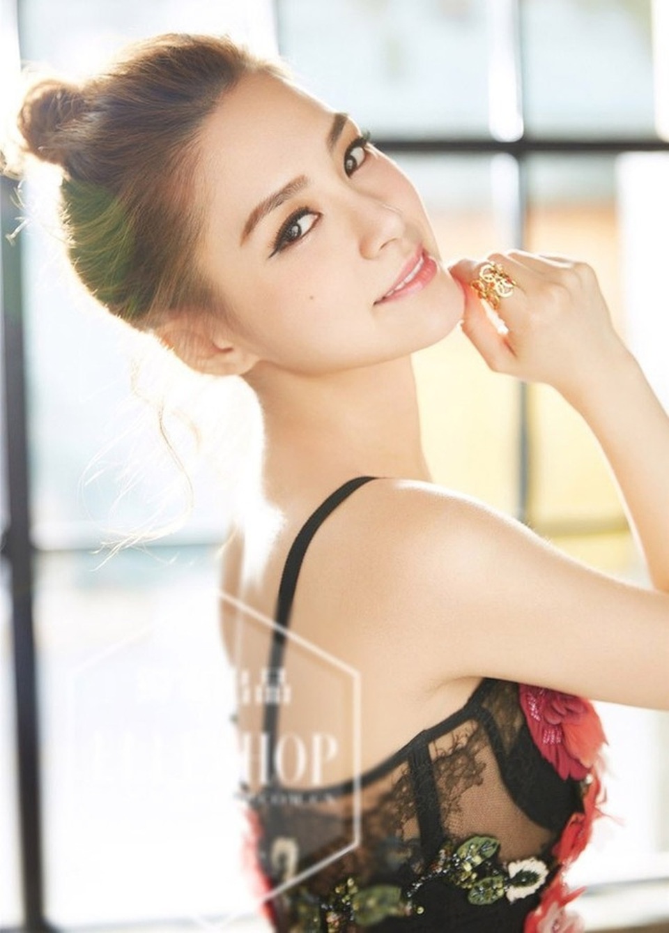 Đường tình duyên trắc trở của bông hoa đẹp Chung Hân Đồng - 4 Đường tình duyên trắc trở của bông hoa đẹp Chung Hân Đồng - 4