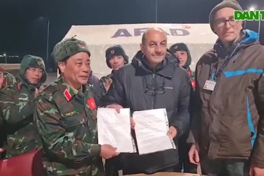 Trao gần 25 tấn hàng của Bộ Quốc phòng Việt Nam tặng Thổ Nhĩ Kỳ