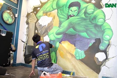 Chàng trai nghèo lập nghiệp từ vẽ tranh tường.