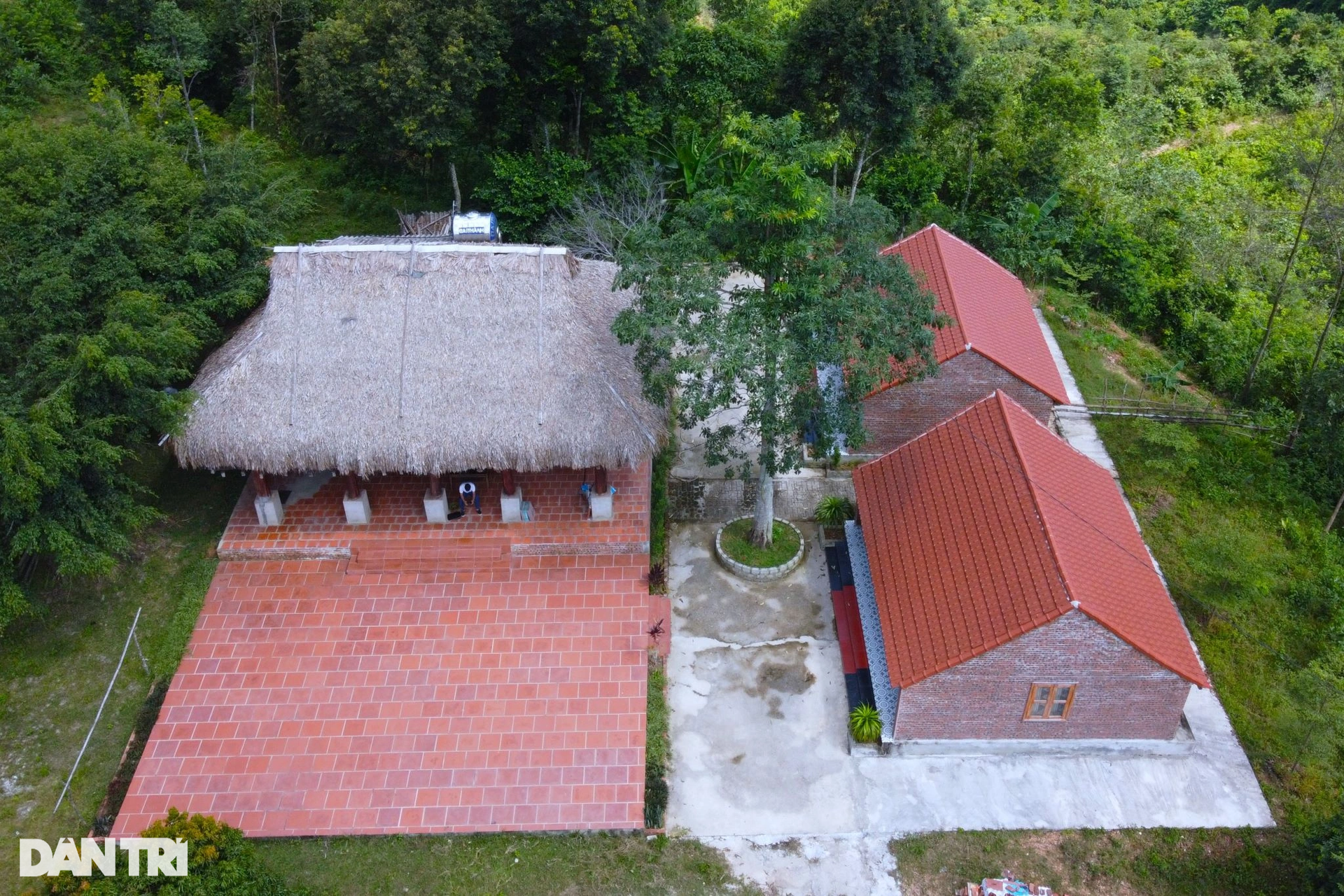 Xẻ thịt đất lâm nghiệp, ngang nhiên xây dựng trái phép - 2 Xẻ thịt đất lâm nghiệp, ngang nhiên xây dựng trái phép - 2