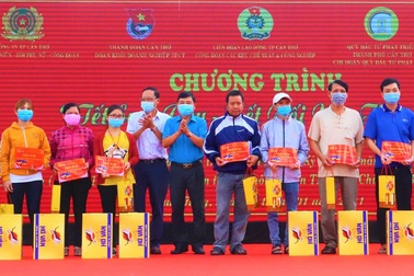 Ấm lòng "Phiên chợ nghĩa tình" chăm lo đời sống công nhân Cần Thơ