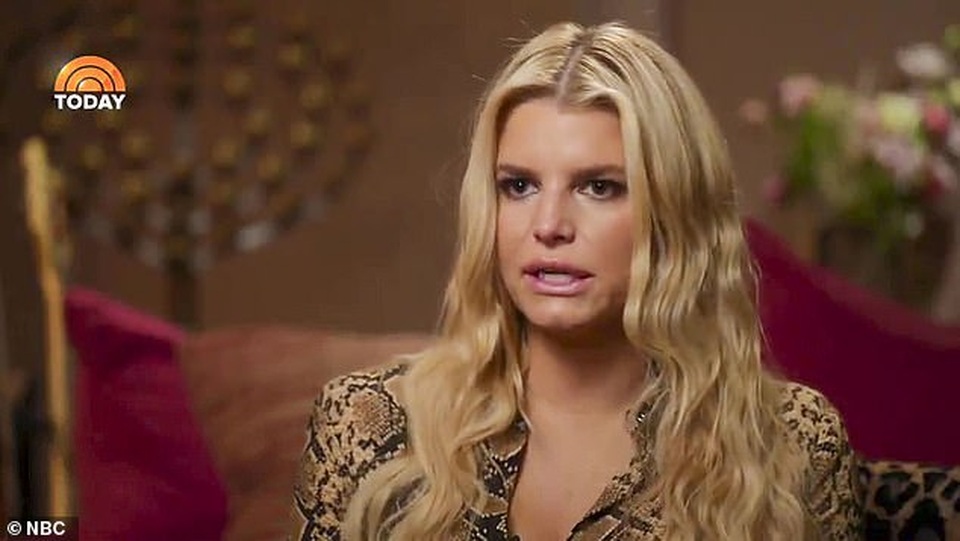 Jessica Simpson thừa nhận từng nghiện rượu - 1 Jessica Simpson thừa nhận từng nghiện rượu - 1
