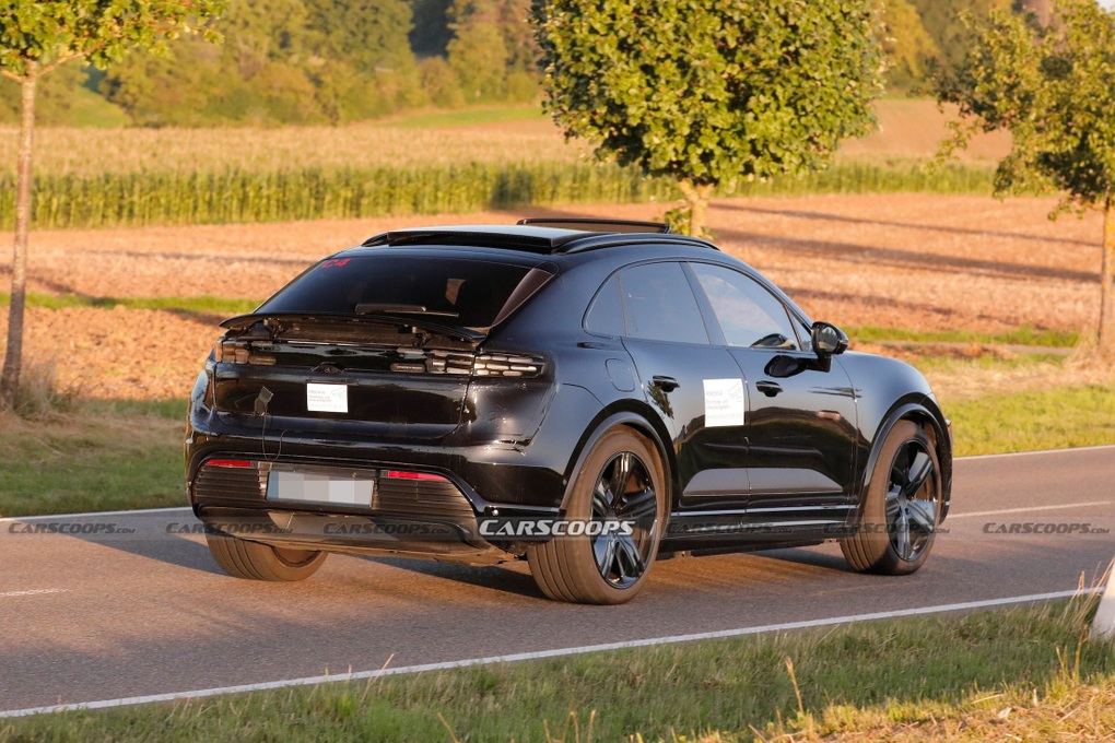 Porsche Macan EV lộ diện trên đường thử, giá có thể rẻ hơn Taycan - 9