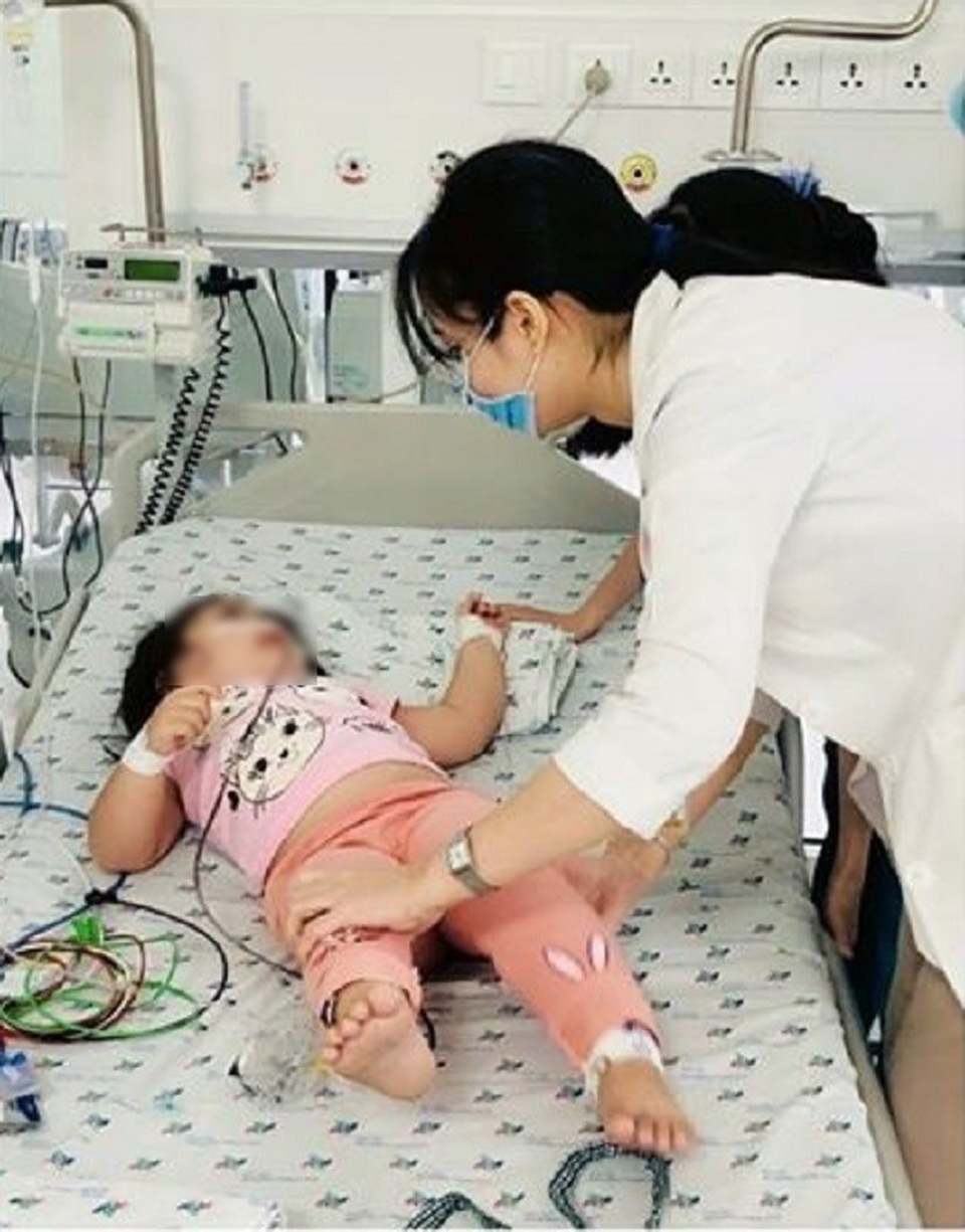 Bà nội trộn thuốc diệt chuột vào cơm, cháu gái lấy ăn - 1 Bà nội trộn thuốc diệt chuột vào cơm, cháu gái lấy ăn - 1