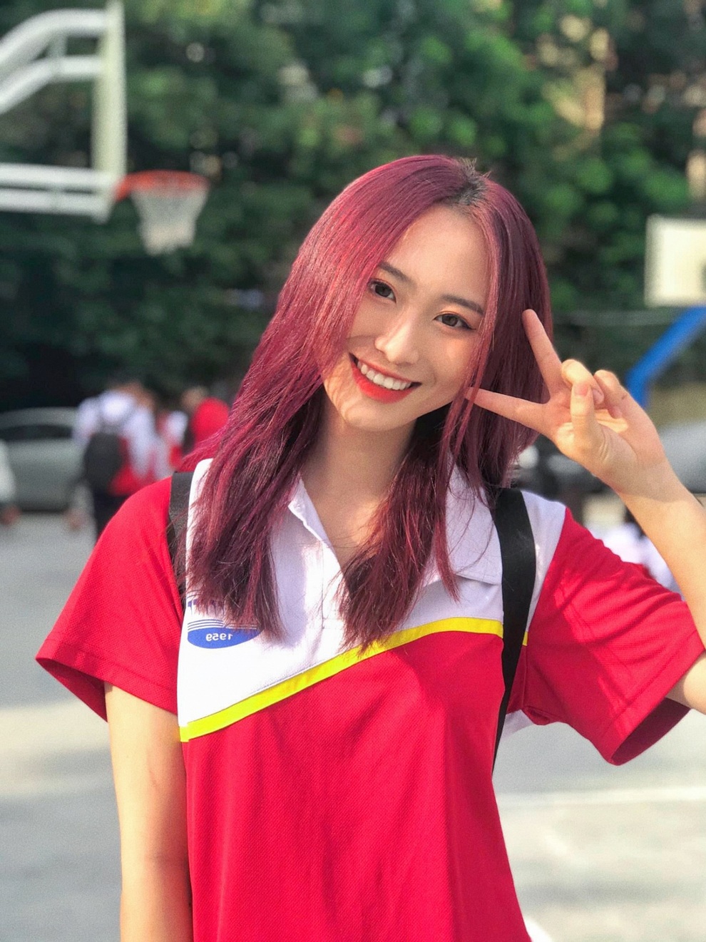 Nữ sinh ĐH Thủy Lợi xinh đẹp, cuốn hút bày tỏ quan điểm tự yêu - 2 Nữ sinh ĐH Thủy Lợi xinh đẹp, cuốn hút bày tỏ quan điểm tự yêu - 2
