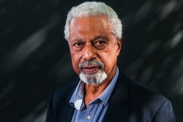 Viết 10 cuốn tiểu thuyết đã đoạt Nobel Văn học, Abdulrazak Gurnah là ai?