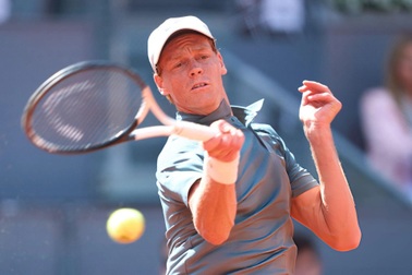Sinner nối dài mạch thắng, hiên ngang vào tứ kết Madrid Open