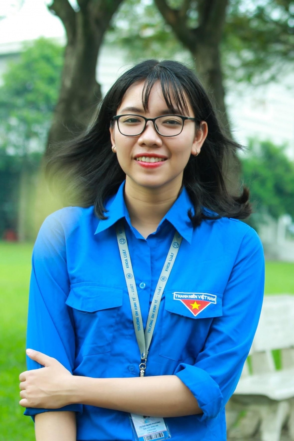 Cô giáo 9X tài năng phát biểu tại Lễ kỷ niệm 50 năm thống nhất đất nước - 4 Cô giáo 9X tài năng phát biểu tại Lễ kỷ niệm 50 năm thống nhất đất nước - 4