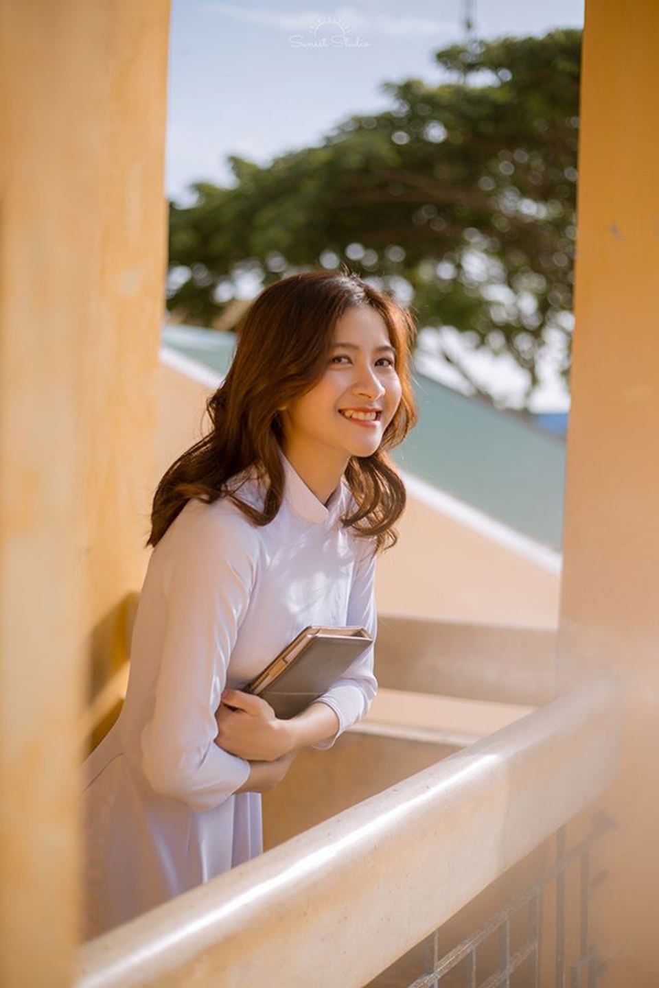 “Thiên thần áo dài” sở hữu góc nghiêng đẹp như tạc tượng - 1 “Thiên thần áo dài” sở hữu góc nghiêng đẹp như tạc tượng - 1