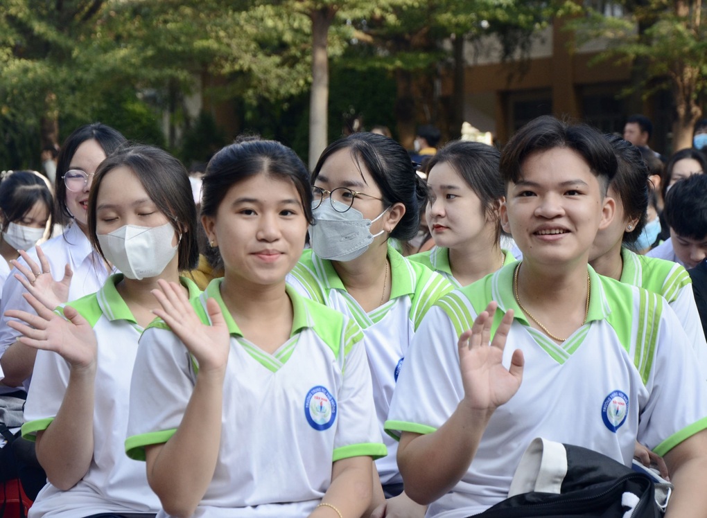 Điểm chuẩn dự kiến vào 5 trường đại học tăng nhẹ, cao nhất 9,4 điểm mỗi môn - 1 Điểm chuẩn dự kiến vào 5 trường đại học tăng nhẹ, cao nhất 9,4 điểm mỗi môn - 1