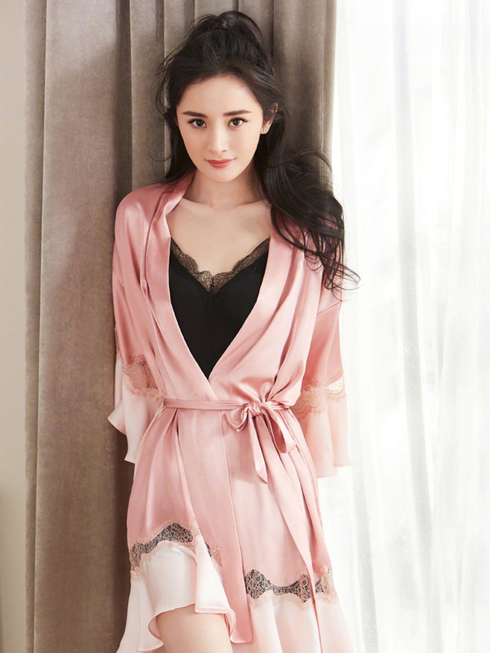Bất ngờ trước nhan sắc ngày ấy và bây giờ của Dương Mịch - 12 Bất ngờ trước nhan sắc ngày ấy và bây giờ của Dương Mịch - 12