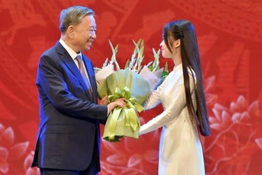 Tổng Bí thư: "Nghiên cứu cơ chế thu hút người giỏi vào ngành giáo dục"