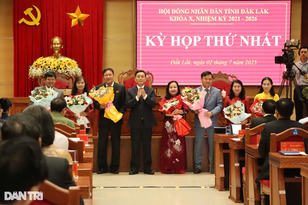 Đắk Lắk có tân Chủ tịch HĐND tỉnh, kiện toàn nhân sự sở, ngành - 1 Đắk Lắk có tân Chủ tịch HĐND tỉnh, kiện toàn nhân sự sở, ngành
