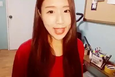 Hot girl Hàn Quốc hát "Phía sau một cô gái" theo lời yêu cầu của fan Việt