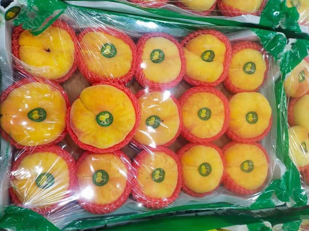 Loại đào vàng dẹt như bánh rán, hàng sang một thời rớt giá thê thảm - 2 Loại đào vàng dẹt như bánh rán, hàng sang một thời rớt giá thê thảm - 2